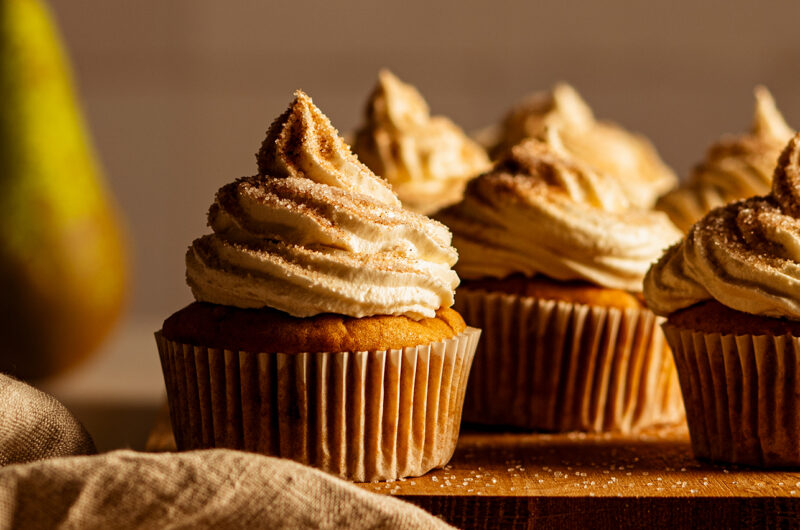 Vegane Birnen Muffins mit Frischkäse Frosting