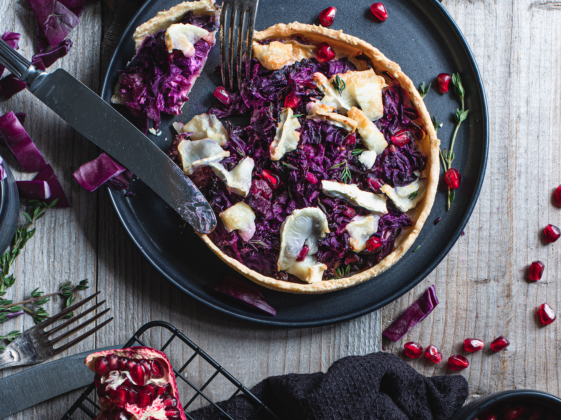 Rotkohl Tartlette mit Ziegenkäse und Granatapfelkernen