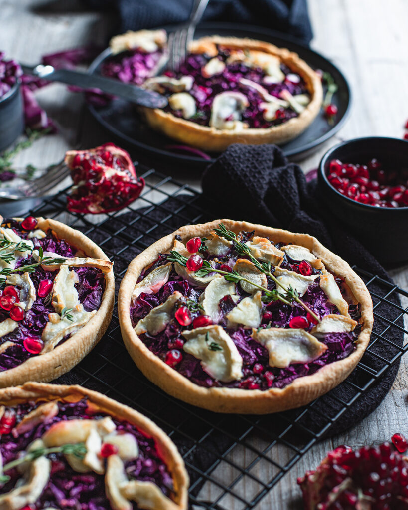 Rotkohl Tartlettes mit Ziegenkäse und Granatapfel