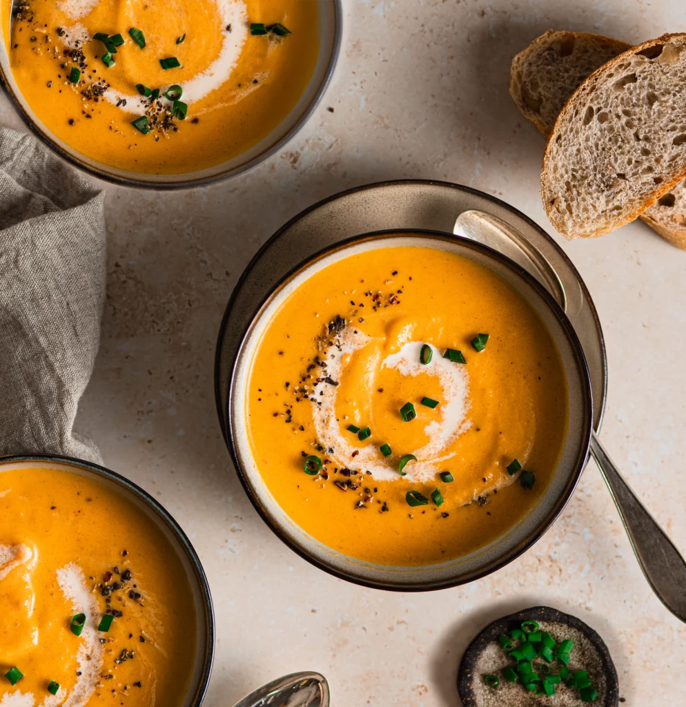 Möhrensuppe mit Sahne und Schmand