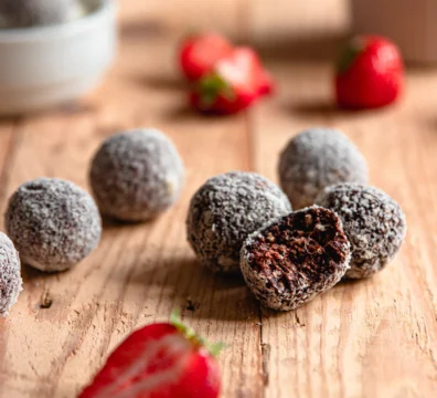 Erdbeer-Chokladbollar
