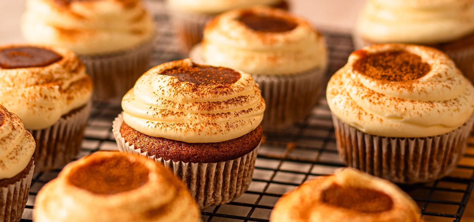 Kürbismuffins mit Frischkäsefrosting und Karamell